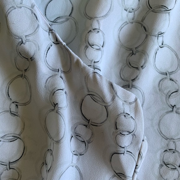 Worthington Chain Print Sleeveless Blouse - Picture 6 of 8